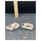 BONE CHINA LOG & CANOE W/ FLOWERS