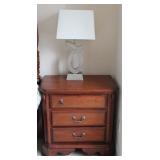 Jaclyn Smith End Table w/ Amayeta Table Lamp