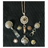 10,000+ SNAP Jewelry Collection w/ Displays