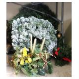 6 Christmas Wreaths w/ Center Piece & Garland
