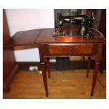 1940's Vintage Singer Sewing Machine w/ Table
