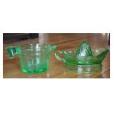 Vtg Depression Uranium Glass Juicer/ Measuring Cup