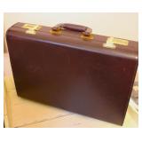 Vtg Leather Traveling Briefcase w/ Combo Lock