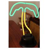 Vintage Style Neon Palm Tree Light