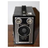Vintage Kodak Brownie Target 6-16 Box Camera