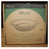 Pampered Chef Deep Dish Pie Plate Cranberry (NEW)