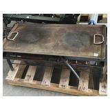 CAMP STOVE WITH GRIDDLE