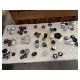ASSORTMENT OF CENTER CAPS