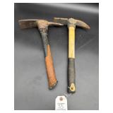 2 SMALL GARDEN TOOLS