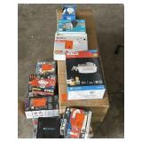 ASSORTMENT OF LIGHTS AND BULBS