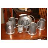 ROOSTER PITCHER, 4 MUGS & CREAMER