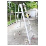 6 FT ALUMINUM STEP LADDER