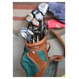 ASSORTED GOLF CLUBS IN BAG