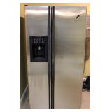 GE Arctica Profile Refrigerator (works)