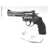S & W MODEL 686-6 - .357 MAGNUM REVOLVER