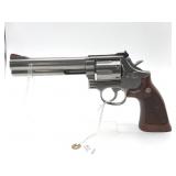 S & W MODEL 686 - .357 MAG REVOLVER