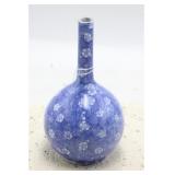 CHINESE BLUE & WHITE 'ICE & PLUM' VASE