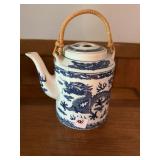 Jingdezhen porcelain teapot features a