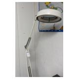 Adjustable desk lamp