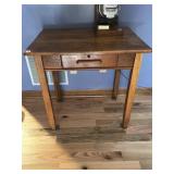 OAK 1-DRAWER TABLE - 29x30x22 in