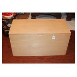 LIKE NEW LIFT TOP WOOD BOX