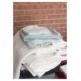 BLANKETS & BEDDING