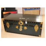 FLAT TOP FOOTLOCKER TYPE TRUNK