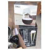 VARIOUS KITCHEN ITEMS