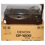 DENON TURN TABLE