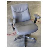 Staples Traymore Luxura Managers Chair
