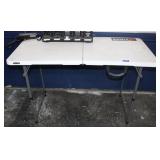 4ft Plastic Foldable Table