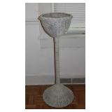 WICKER PLANTER