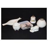 SELECTION OF COLLECTIBLES