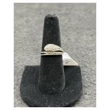 STERLING SILVER SWIRLY WAVE BAND DESIGN RING -