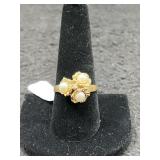 14K GOLD AND 3 CULTURED PEARL RING - 7.5 GRAMS