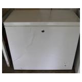 GE Manual Defrost Chest Freezer