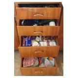 (4) Kitchen Drawer Contents
