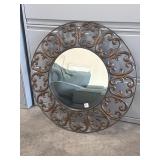 28" ROUND DECORATIVE WALL MIRROR