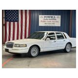 1996 LINCOLN TOWN CAR EXECUTIVE