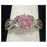 STERLING SILVER & PINK TOPAZ RING - 3.9GR