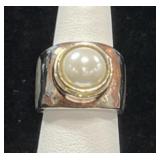 STERLING SILVER & PEARL WIDE BAND RING - 8.5GR -