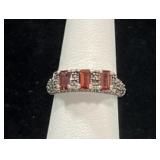 STERLING SILVER & GARNET RING - 3.6GR - SIZE 6