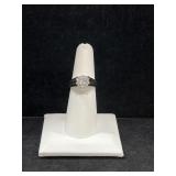 STERLING SILVER & CUBIC ZIRCONIA RING - 4.7GR -