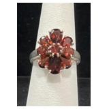 STERLING SILVER GARNET RING - 4.4GM SIZE 6