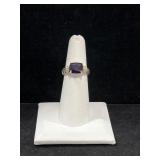 STERLING SILVER & AMETHYST RING - 4.7GR - SIZE 6