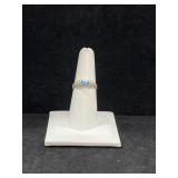 STERLING SILVER & BLUE TOPAZ RING - 2.3GR -