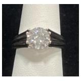 STERLING SILVER & CUBIC ZIRCONIA RING - 4.7GR -