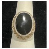 STERLING SILVER & BLACK ONYX RING - 7.3GR -