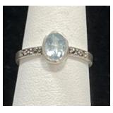 STERLING SILVER & BLUE TOPAZ RING - 1.8GR - SIZE 7
