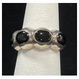 STERLING SILVER & ONYX RING - 6.0GR - SIZE 6-3/4